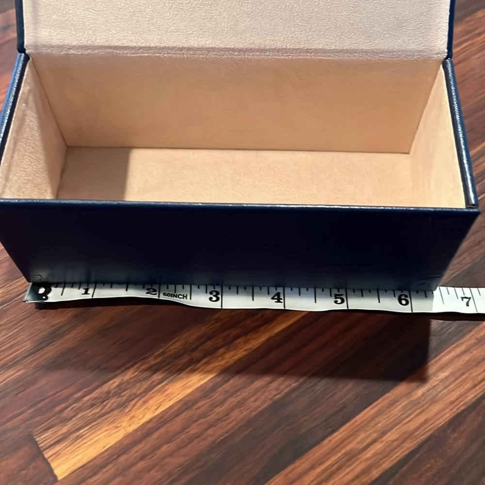 Louis Vuitton Case - Picture 4 of 4